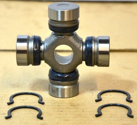  Krzyżak wału Cardana tylnego KIA Sorento 1