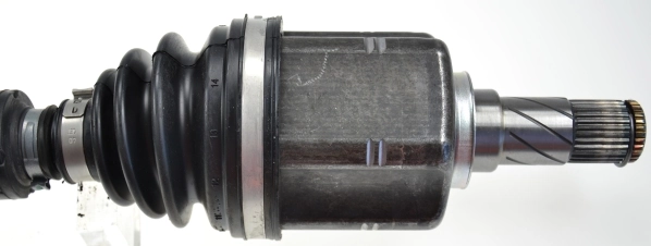 Półoś napędowa przednia lewa 39101JG74B Renault (RVI)