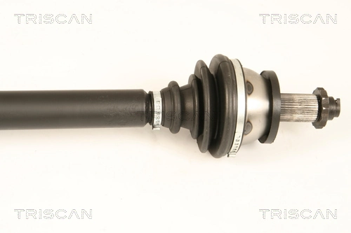 Do koszyka Półoś napędowa przednia prawa Volkswagen Polo IV 9N, 9A