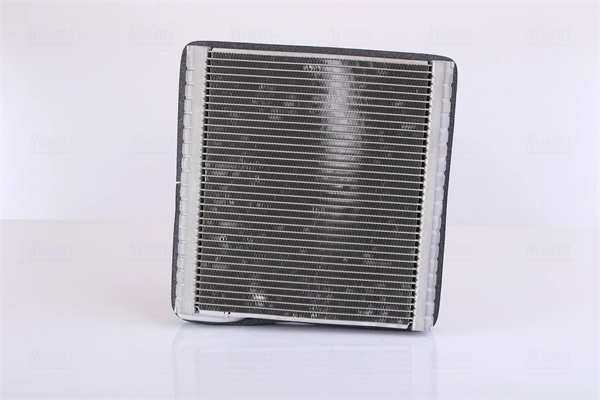 Parownik klimatyzacji Nissens 92369 cena, od 158,79 USD