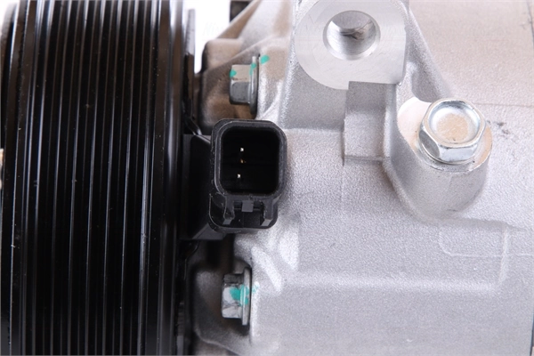 Do koszyka Sprężarka klimatyzacji Ford Focus IV HP
