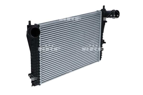 Chłodnica intercoolera 30306 NRF