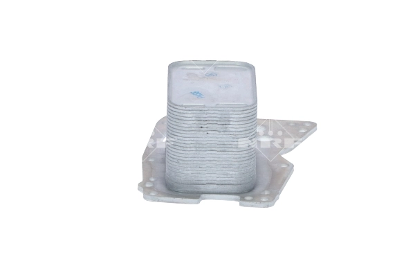 Do koszyka 31783 NRF Chłodnica oleju, pod filtrem