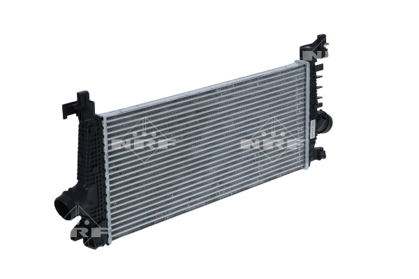 Chłodnica intercoolera 30932 NRF