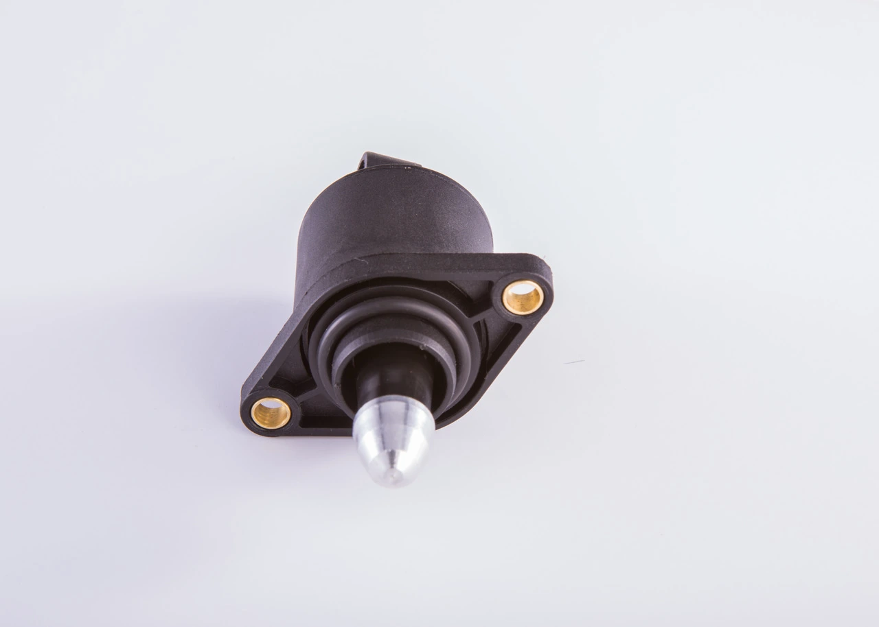 Do koszyka F00099M431 Bosch Regulator biegu jałowego