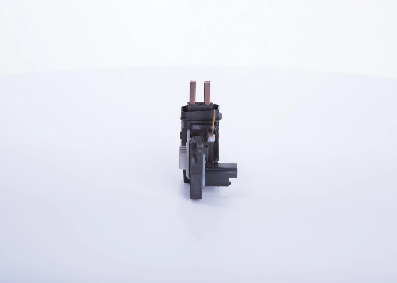 Do koszyka F00MA45237 Bosch Regulator alternatora (przekaźnik ładowania)