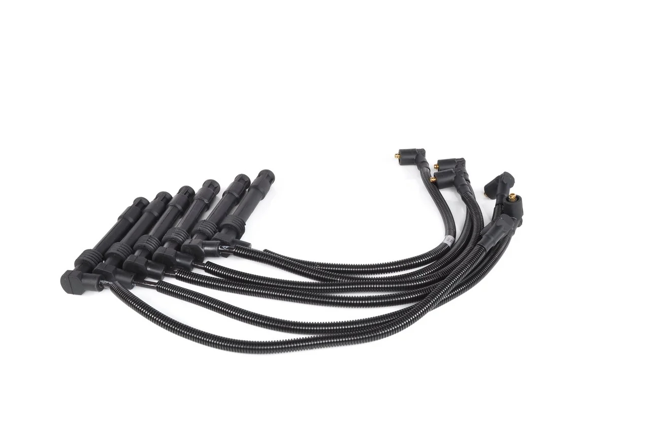 Zestaw przewodów wysokiego napięcia Bosch 0986356321 cena, od 133,54 USD