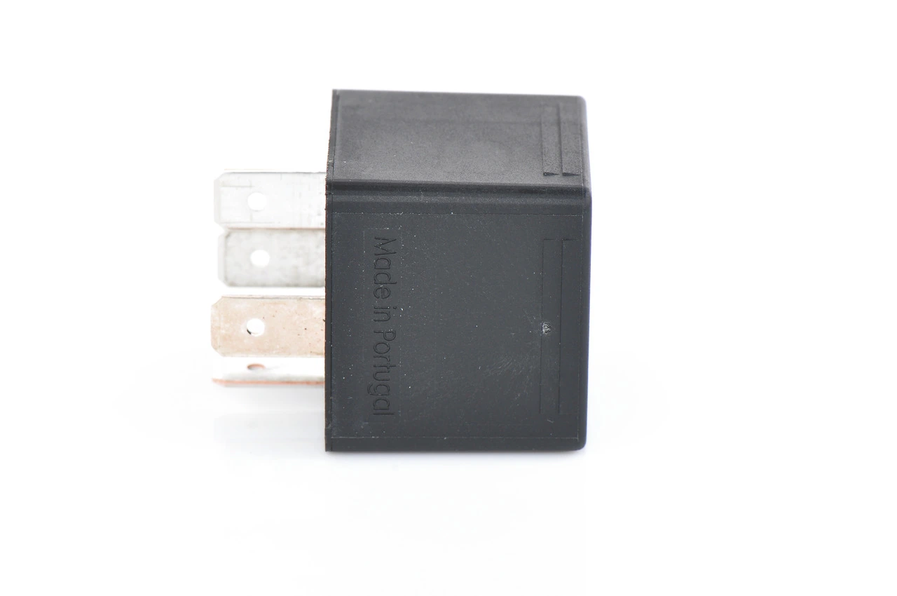 Przekaźnik klimatyzacji Bosch 0332019457 cena, od 10,28 USD