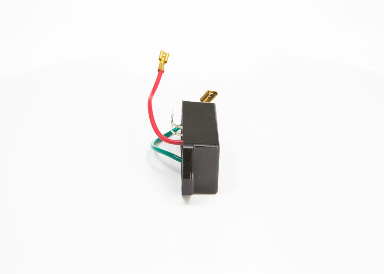Do koszyka 1986AE0005 Bosch Regulator alternatora (przekaźnik ładowania)