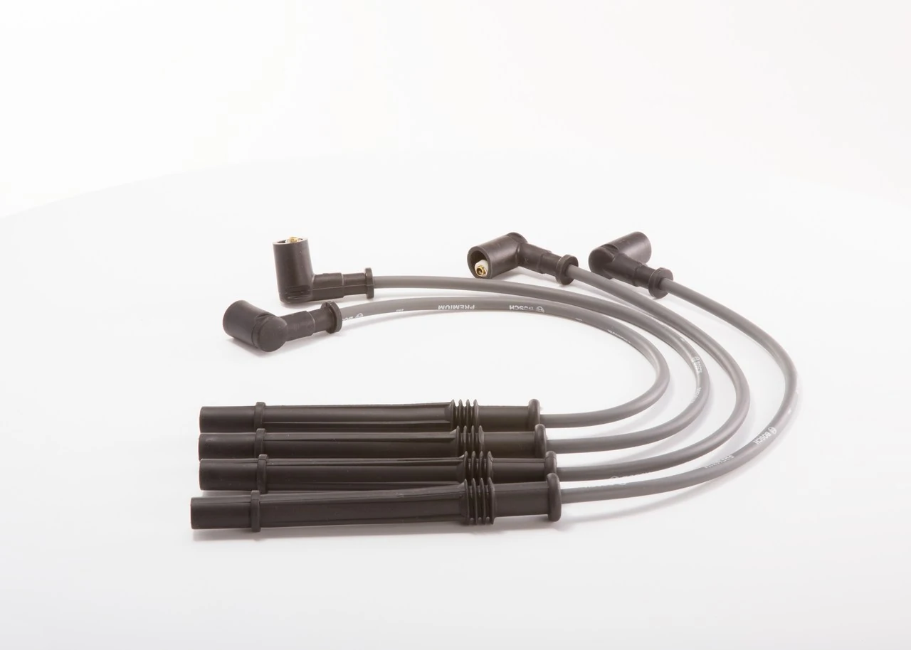 Zestaw przewodów wysokiego napięcia Bosch F00099C602 cena, od 30,62 USD