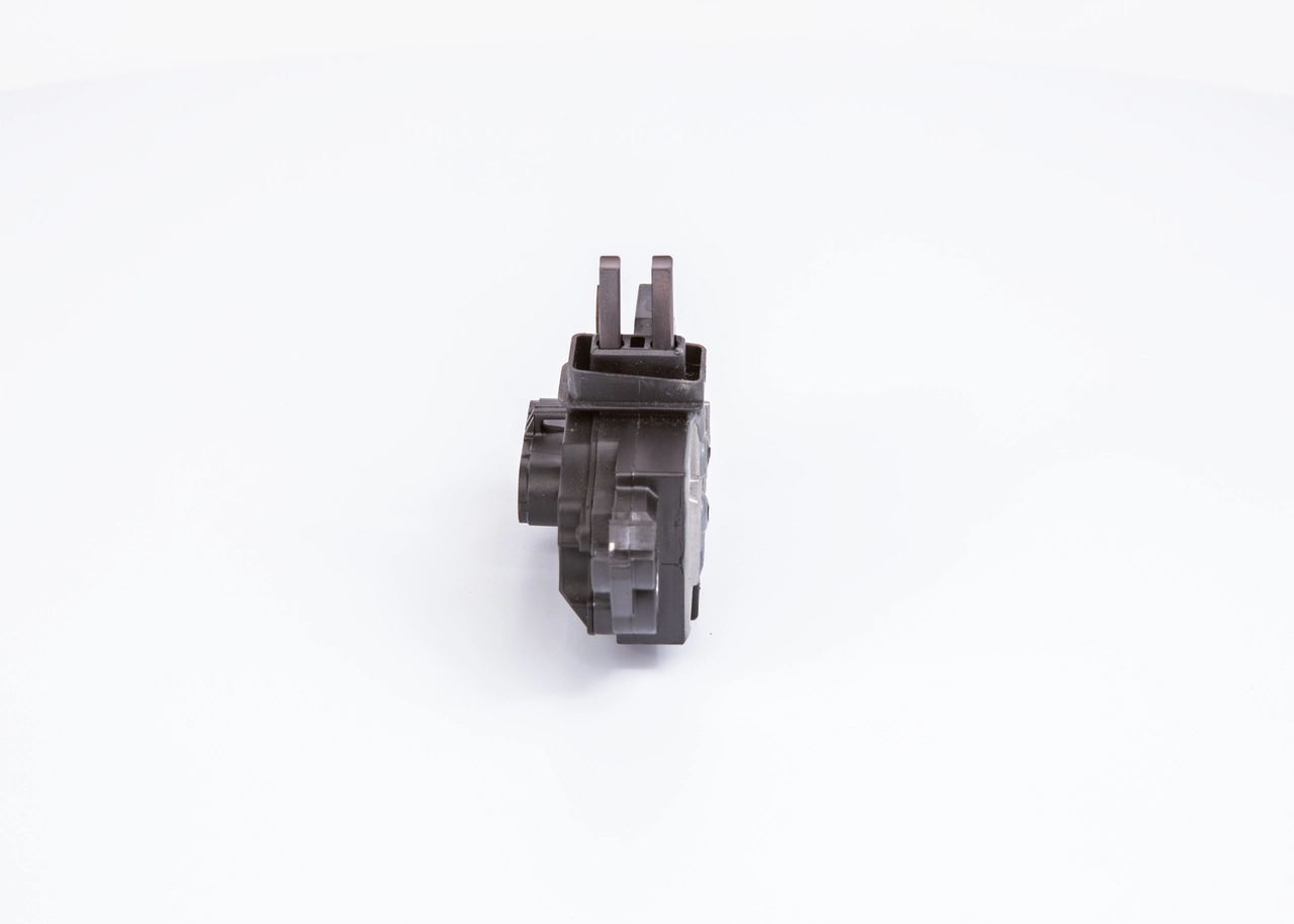 Regulator alternatora (przekaźnik ładowania) Bosch 1986AE0099 cena, od 60,11 USD