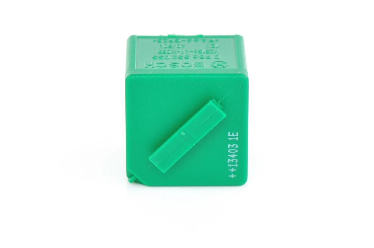 Do koszyka Przekaźnik sterownika wycieraczek Volkswagen Touareg I 7LA, 7L6, 7L7