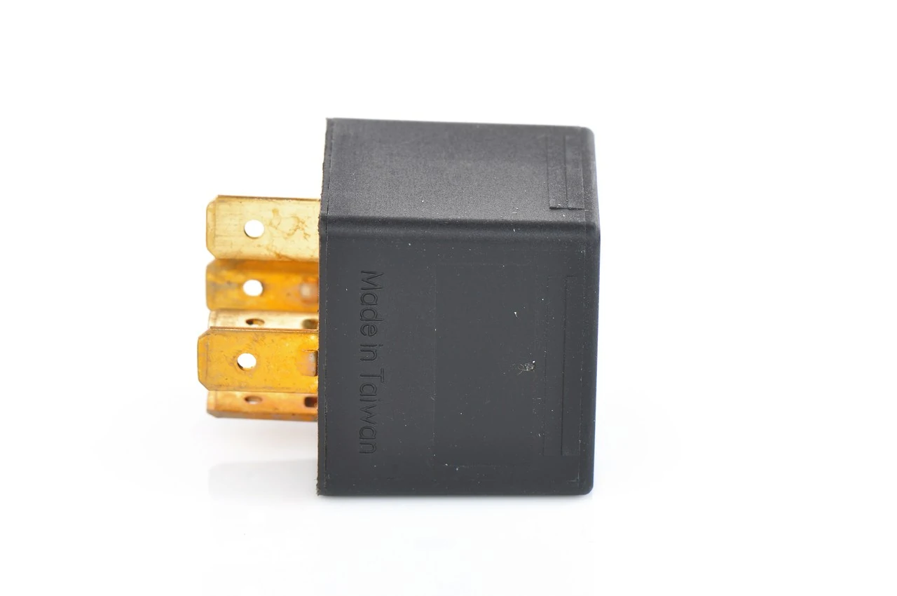  Bosch 0986AH0135 cena, od 5,77 USD