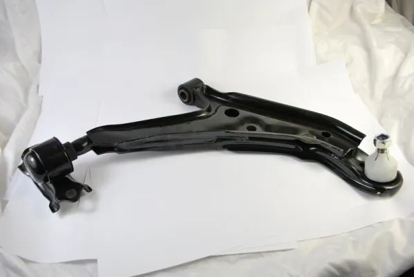 Wahacz zawieszenia przedniego dolny prawy do Nissan Primera  P11