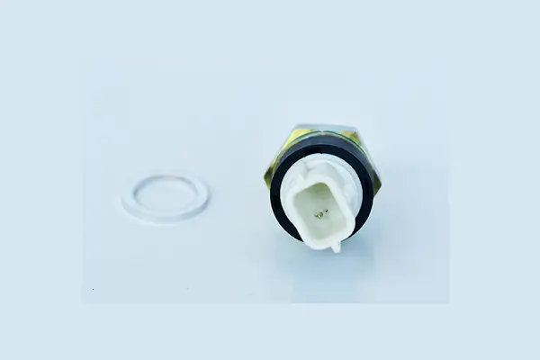  Czujnik ciśnienia oleju Renault DUSTER 2