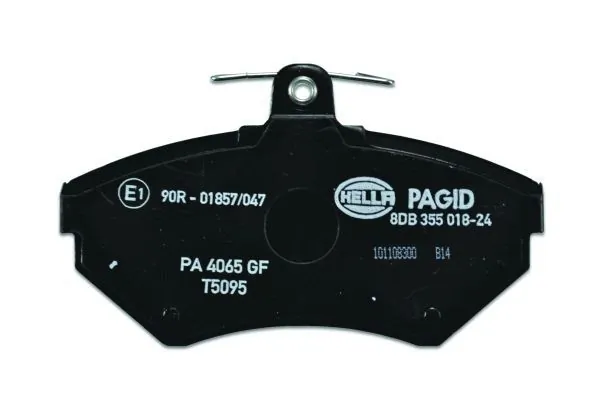 Klocki hamulcowe przednie tarczowe HELLA 8DB355018241