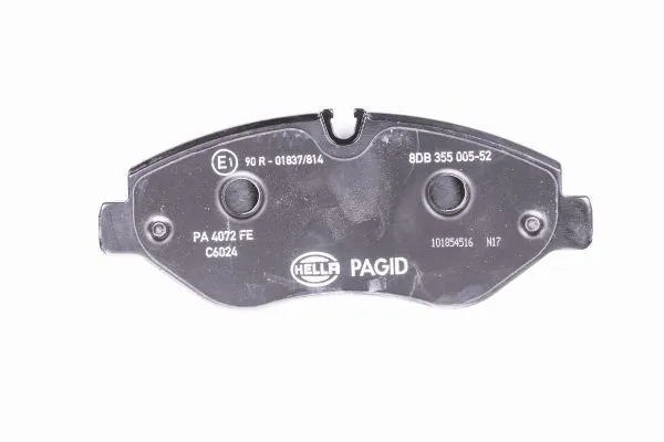 Do koszyka 8DB355005521 HELLA Klocki hamulcowe przednie tarczowe