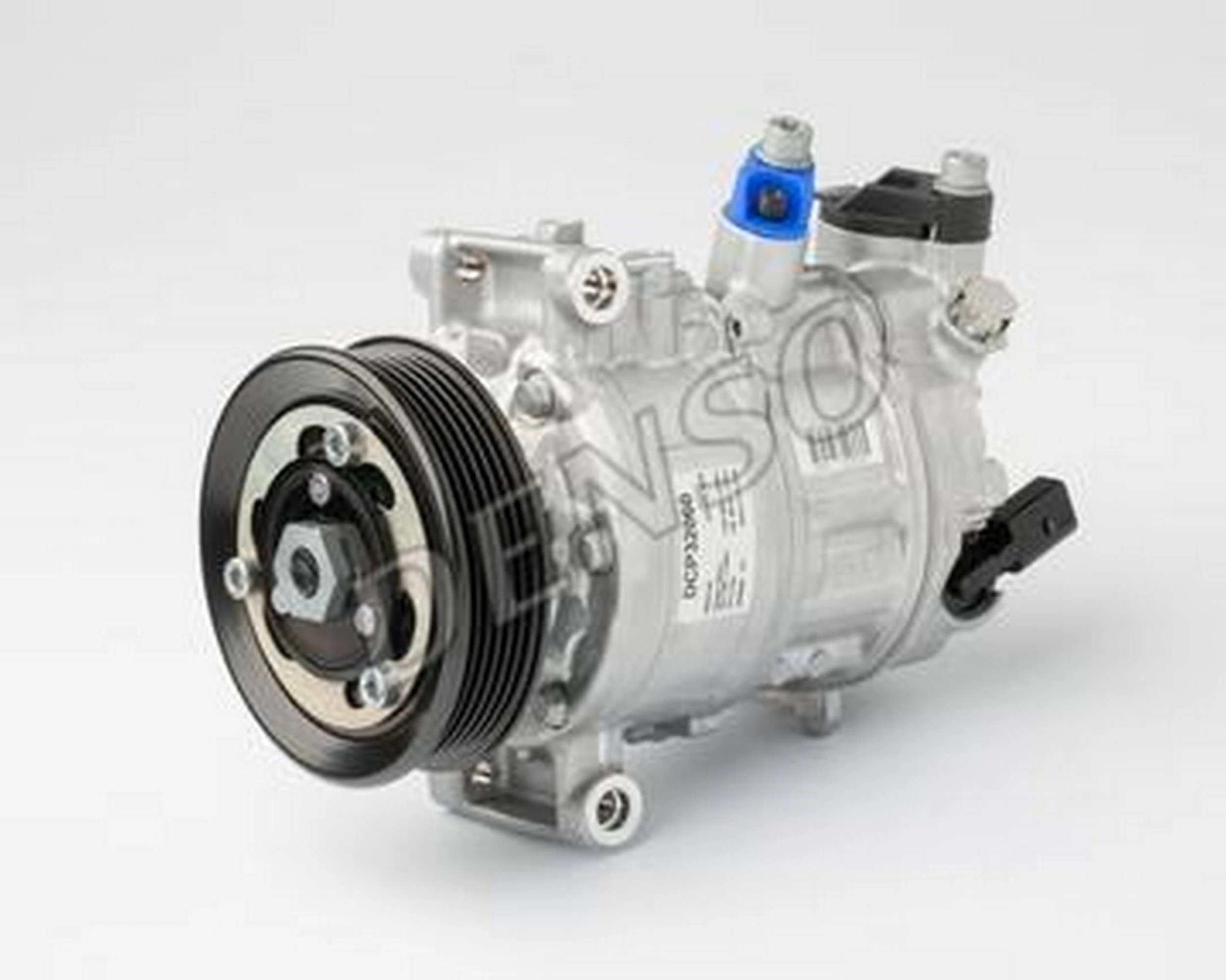 Sprężarka klimatyzacji Denso DCP32060 cena, od 143,21 USD