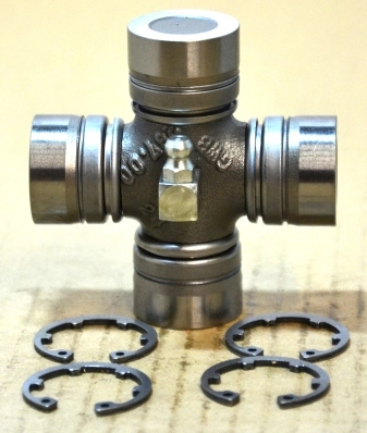 Krzyżak wału Cardana tylnego Audi 80 8C2