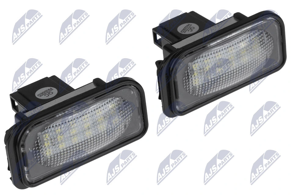 Kupić Lampa oświetlenia tylnej tablicy rejestracyjnej Mercedes C  W203 w dobrej cenie