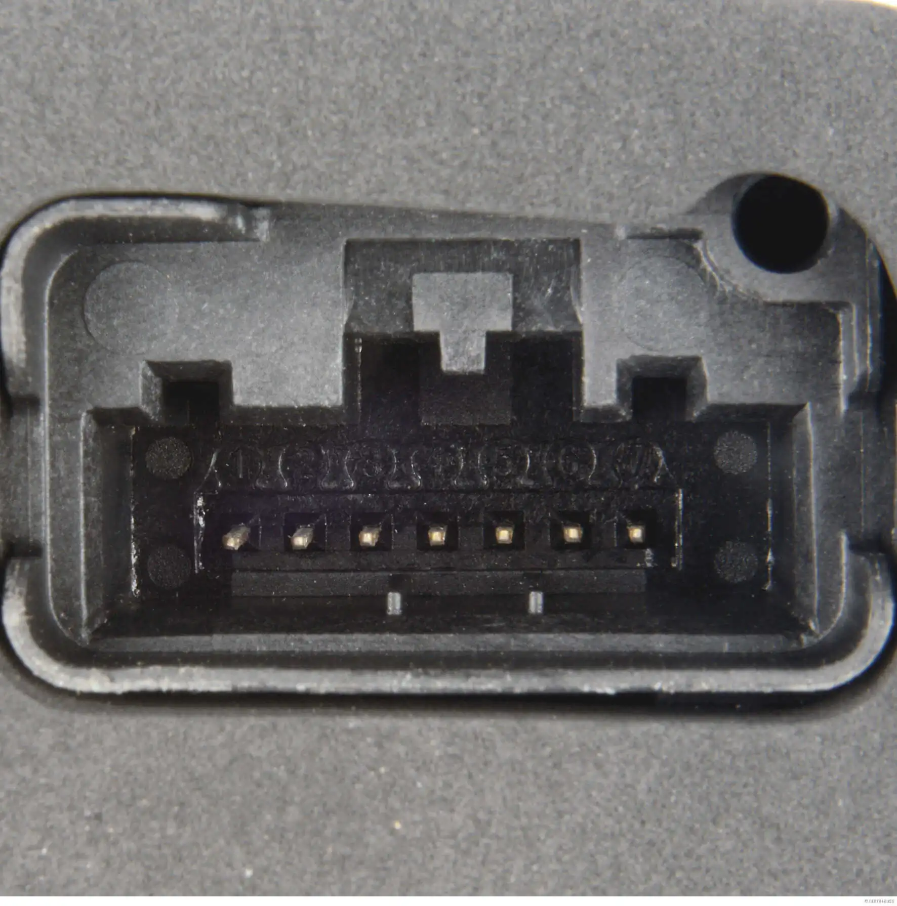 Zamek drzwi tylnych prawych HB Autoelektrik 73100053 cena, od 66,89 USD