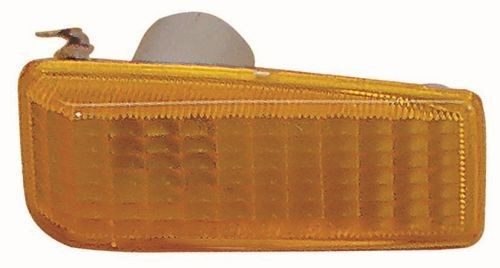 Powtarzacz kierunkowskazu na błotniku Mercedes C 190 sedana (W201) (1982 - 1993) cena, od 8,99 USD
