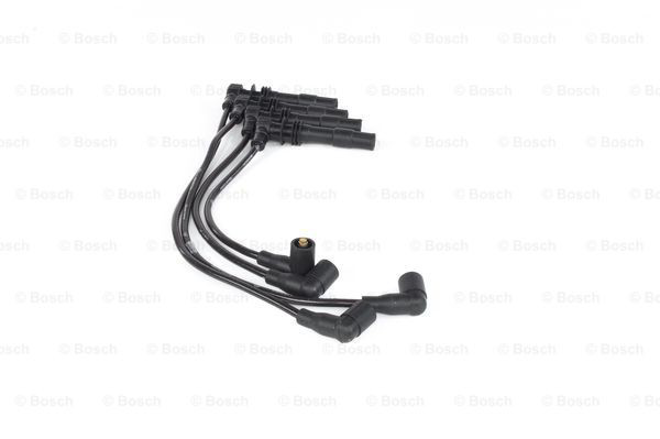 Zestaw przewodów wysokiego napięcia Bosch 0986356308 cena, od 57,90 USD