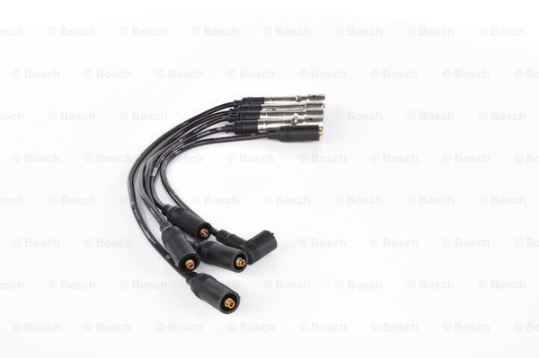 Zestaw przewodów wysokiego napięcia Bosch 0986356317 cena, od 46,83 USD