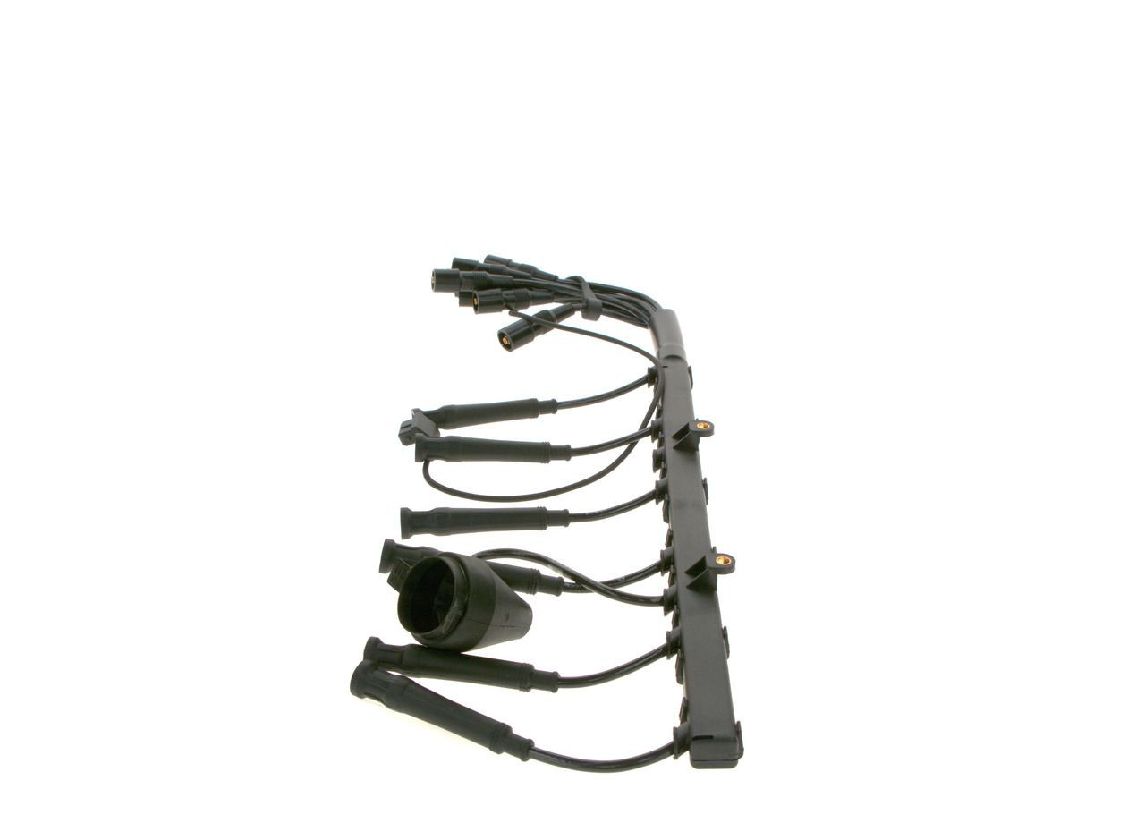 Zestaw przewodów wysokiego napięcia Bosch 0986356362 cena, od 184,51 USD