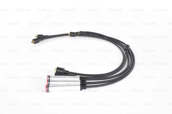 Zestaw przewodów wysokiego napięcia Bosch 0986356722 cena, od 19,63 USD
