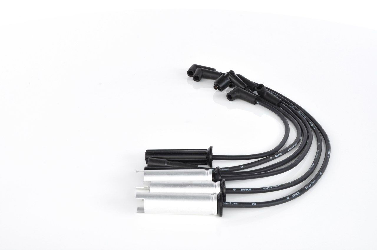 Zestaw przewodów wysokiego napięcia Bosch 0986356739 cena, od 27,53 USD