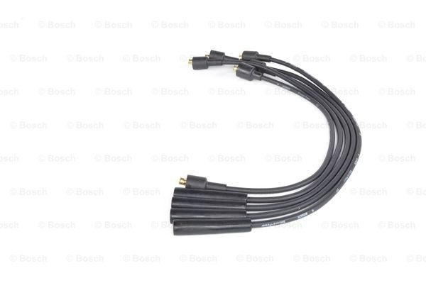 Zestaw przewodów wysokiego napięcia Bosch 0986356855 cena, od 26,79 USD