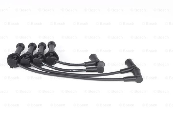 Zestaw przewodów wysokiego napięcia Bosch 0986357208 cena, od 29,91 USD