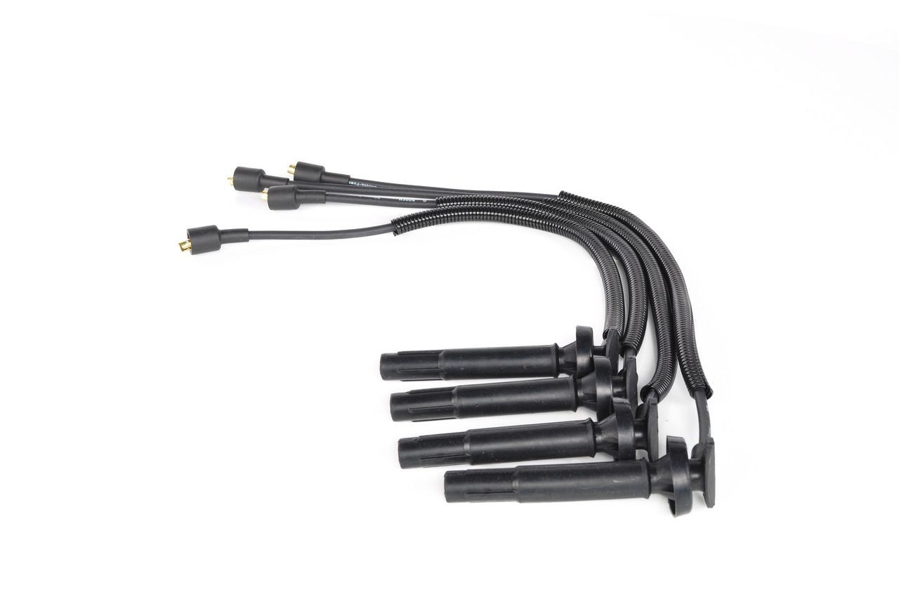 Zestaw przewodów wysokiego napięcia Bosch 0986357262 cena, od 33,88 USD