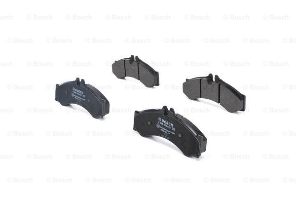 Do koszyka 0986424832 Bosch Klocki hamulcowe przednie tarczowe