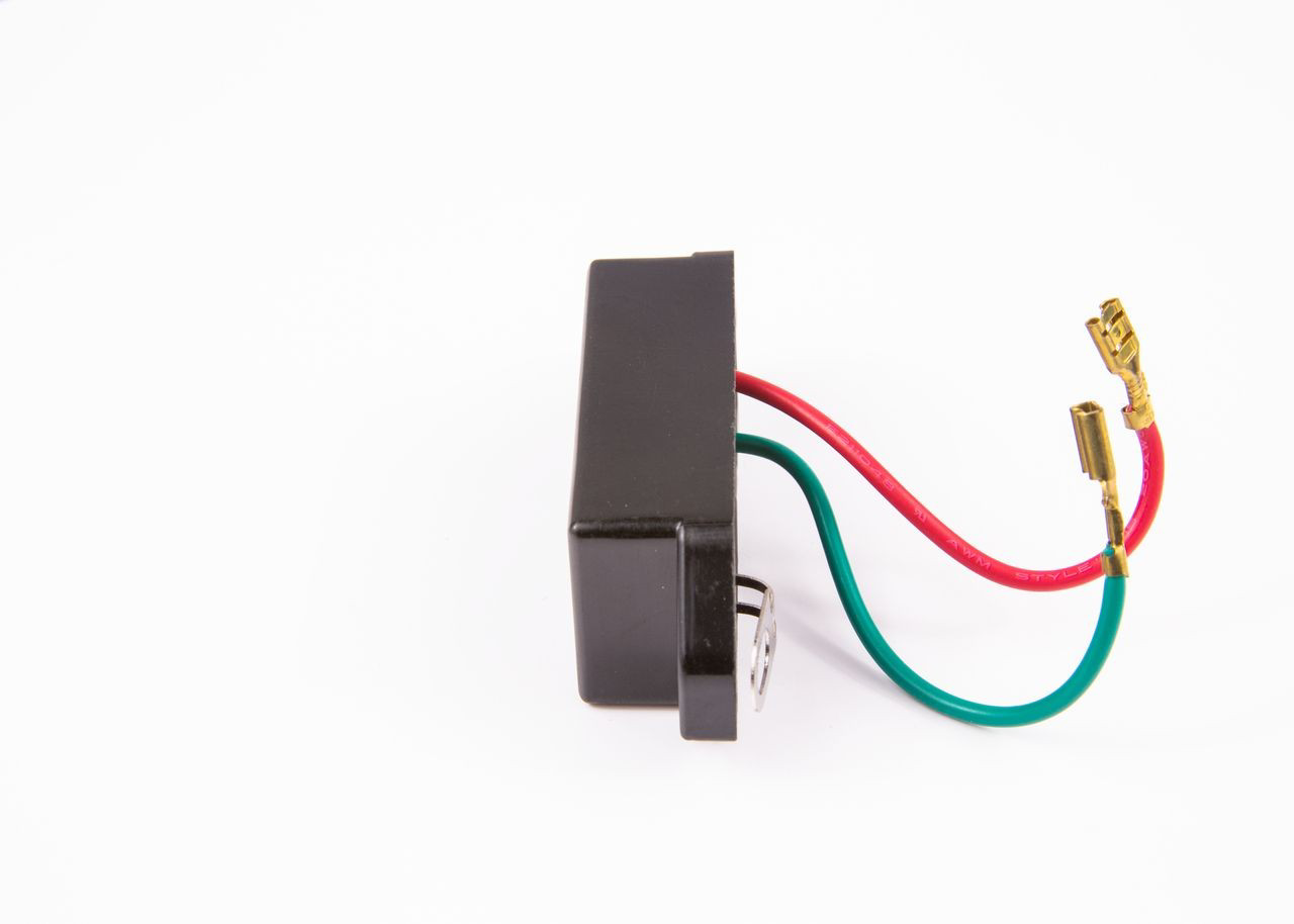 Do koszyka 1986AE0005 Bosch Regulator alternatora (przekaźnik ładowania)