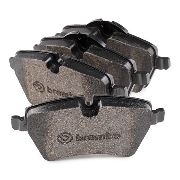 Klocki hamulcowe przednie tarczowe Brembo P06051X