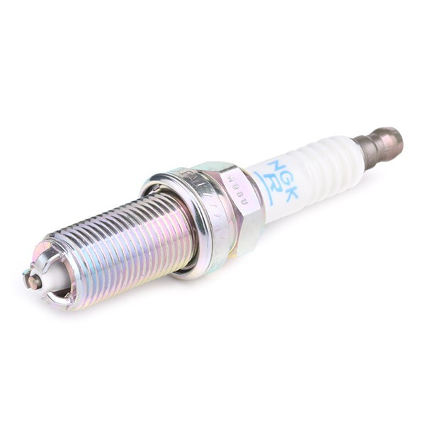 Świeca zapłonowa NGK 4704 cena, od 14,19 USD