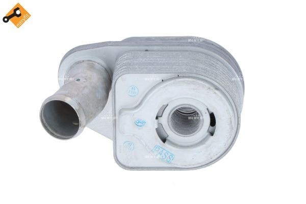 Do koszyka 31325 NRF Chłodnica oleju, pod filtrem