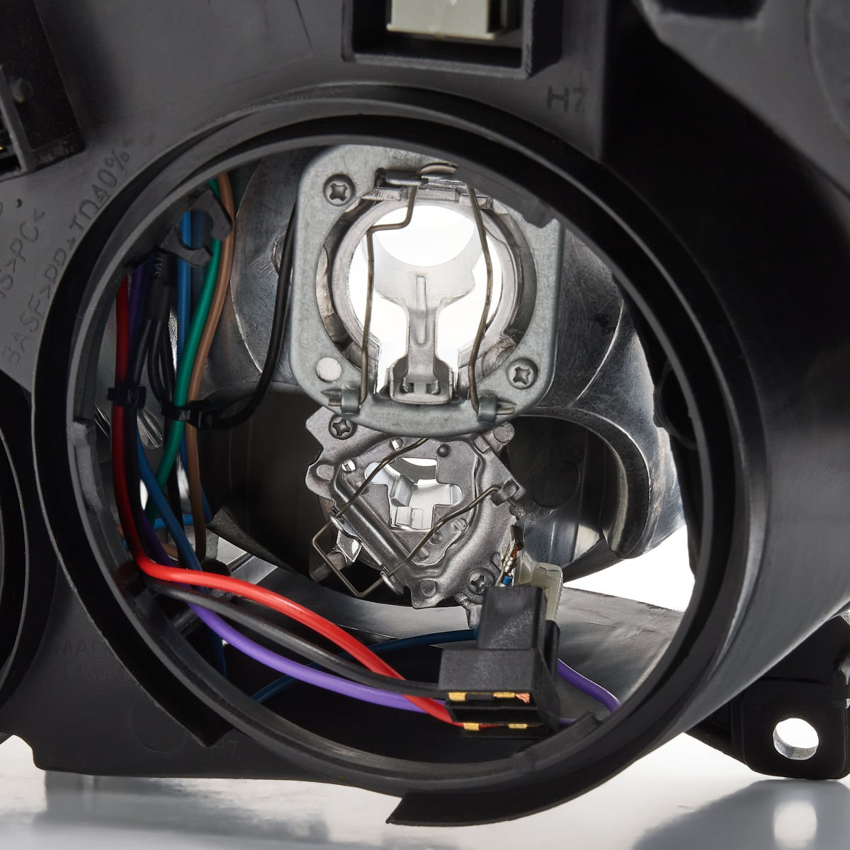 Reflektor prawy Peugeot 307 hatchback (3A, 3C) (2000 - 2012) cena, od 80,13 USD