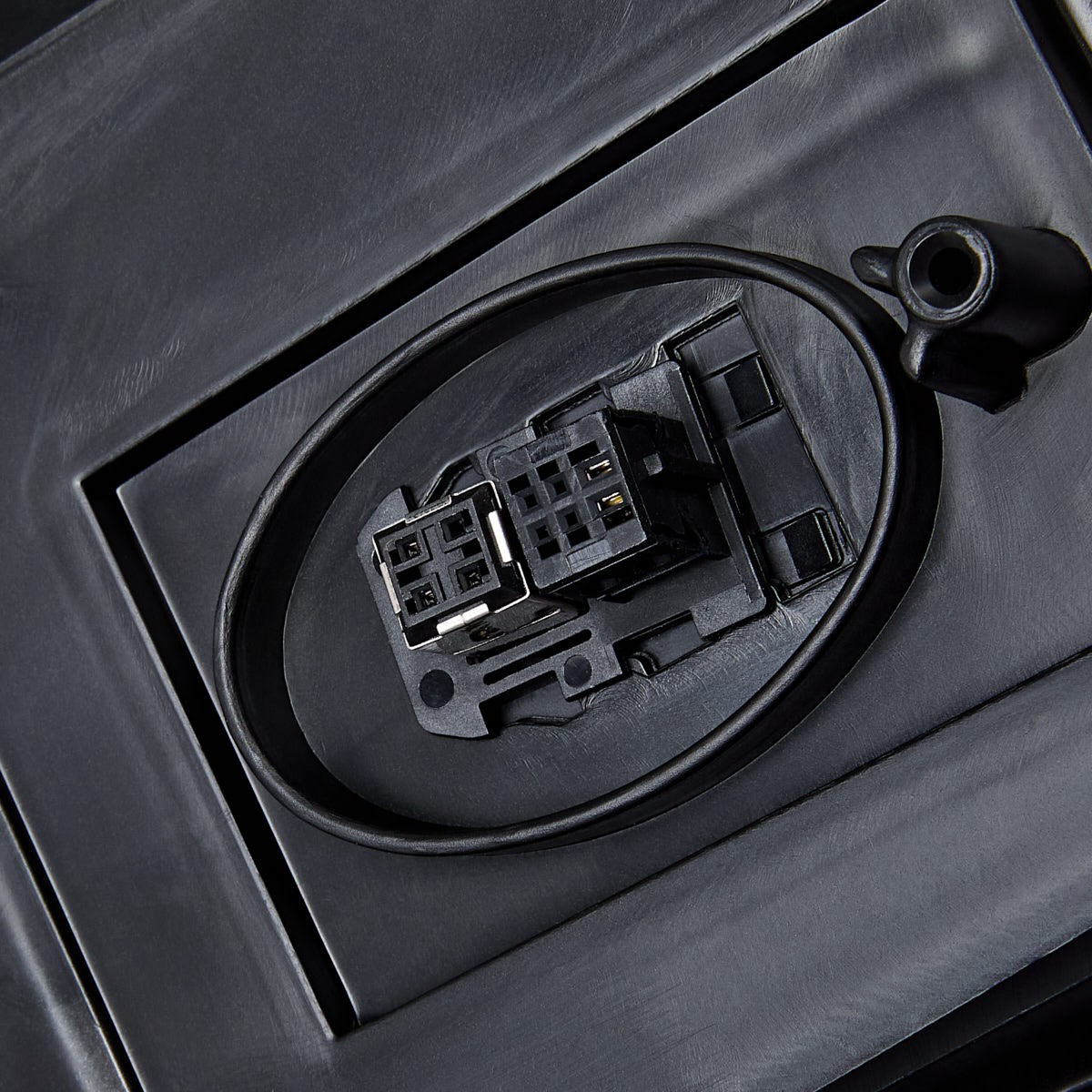 Reflektor prawy TYC 2011113252 cena, od 398,19 USD