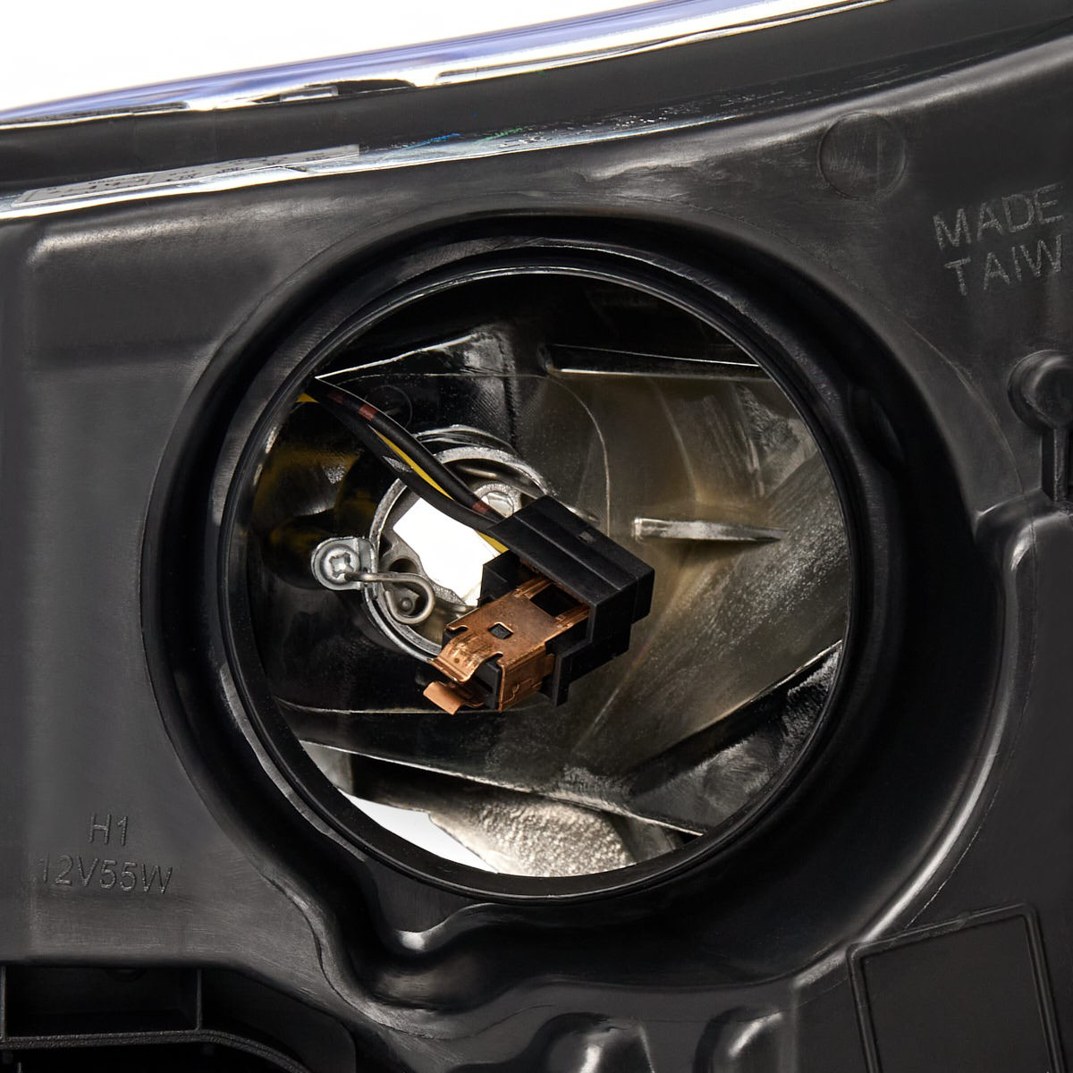 Reflektor prawy Ford Focus III hatchback (CB8) (2010 - 2020) cena, od 184,53 USD
