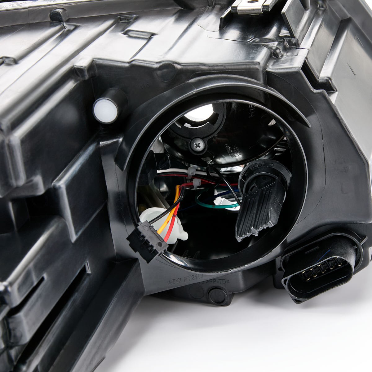 Reflektor lewy TYC 2014370052 cena, od 218,67 USD