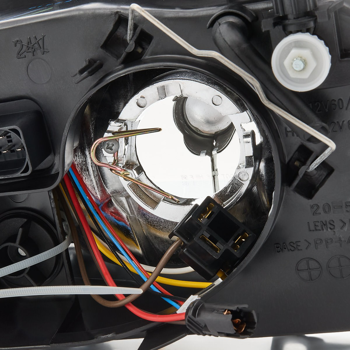 Reflektor prawy Volkswagen Bora sedana (1J2) (1998 - 2005) cena, od 89,73 USD