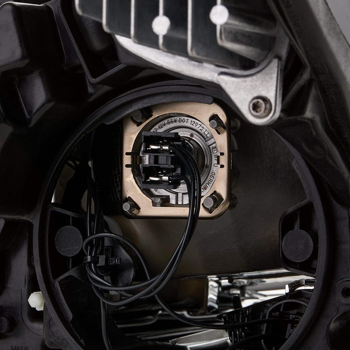 Reflektor prawy General Motors YQ00350780 cena, od 213,34 USD