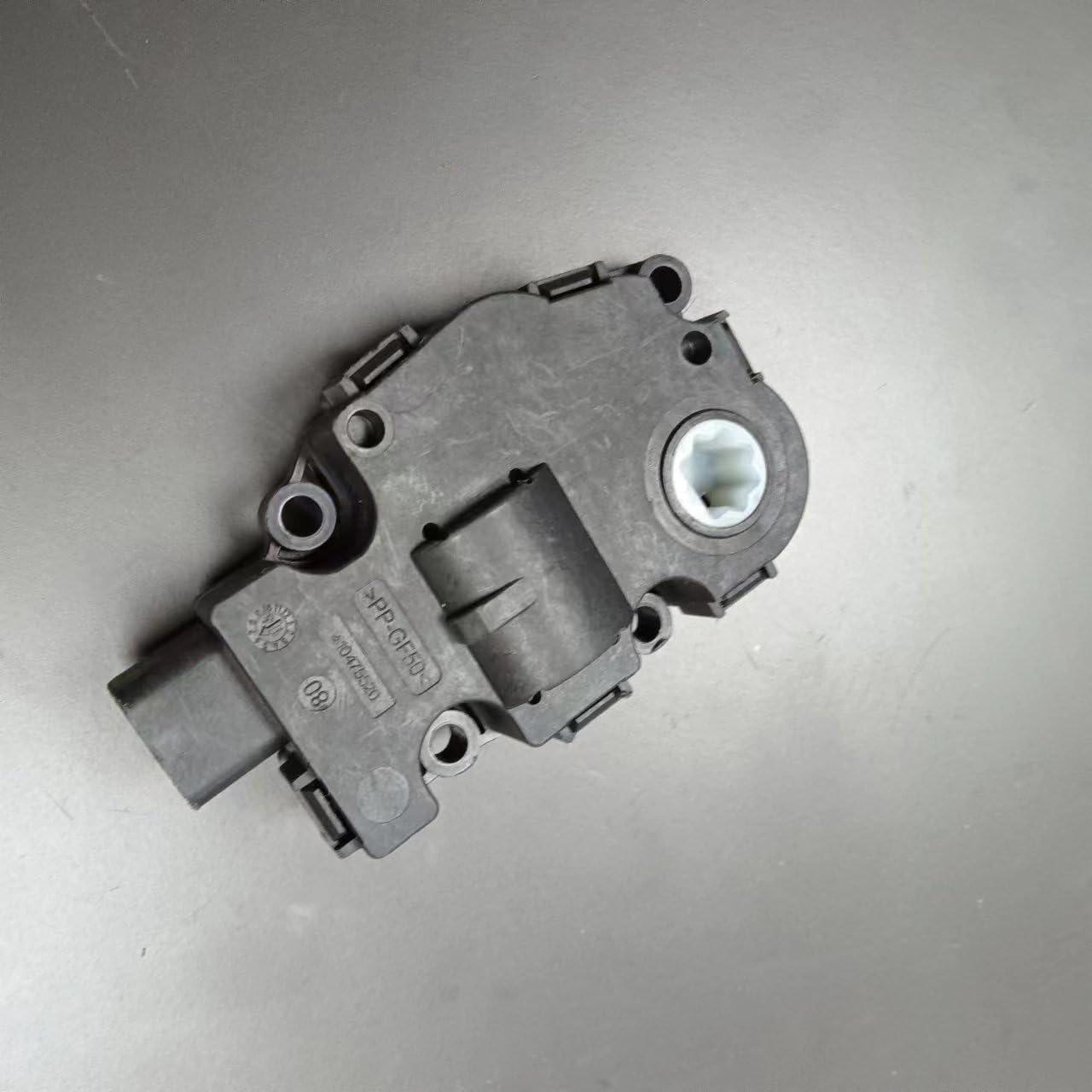 Silniczek klapy nagrzewnicy do BMW 1  E81