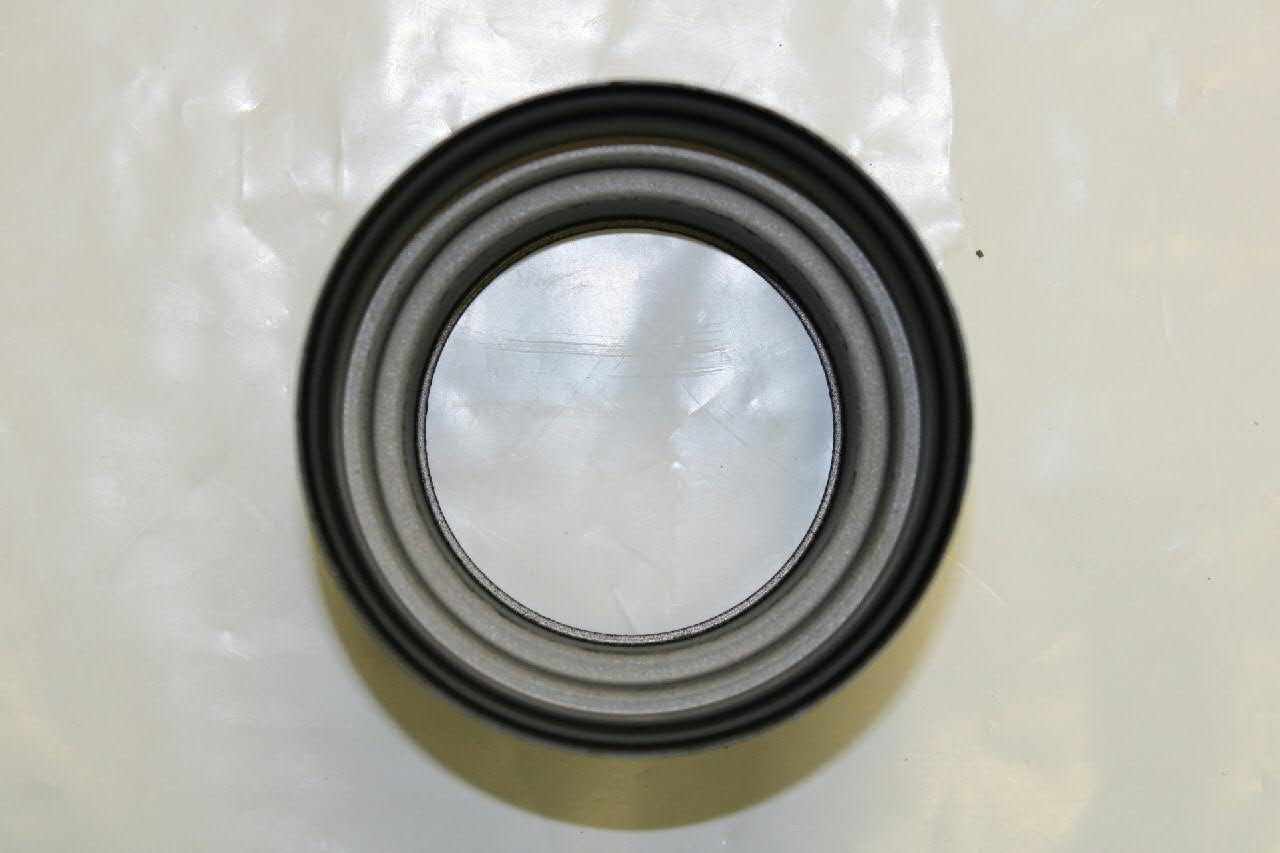 Obudowa uszczelniacza prawego półosi VAG 02T301192C cena, od 8,41 USD