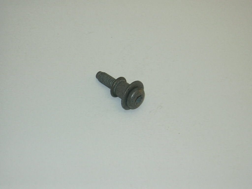04L103831 VAG