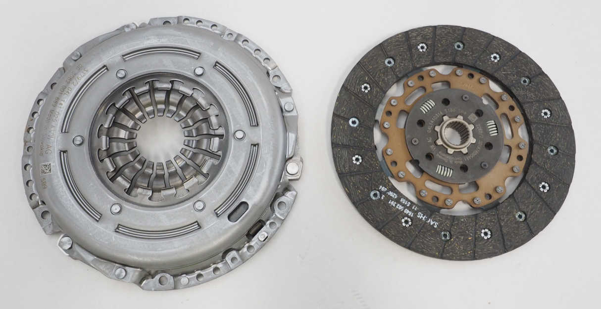 04L141015A VAG Zestaw sprzęgła (3 części)