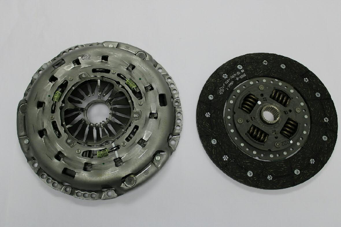 076141015C VAG Zestaw sprzęgła (3 części)